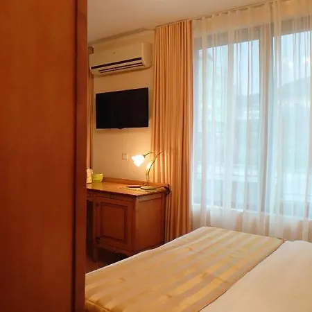 Helios 350m From The Apartament